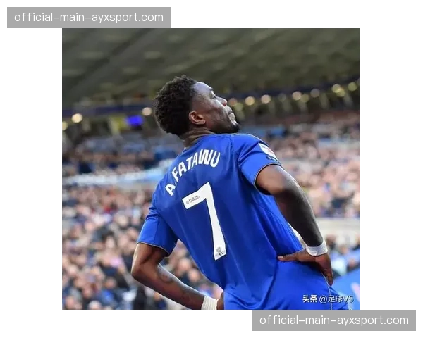 伯恩茅斯小将塞门约：从进攻手到防守工兵的转型与数据提升