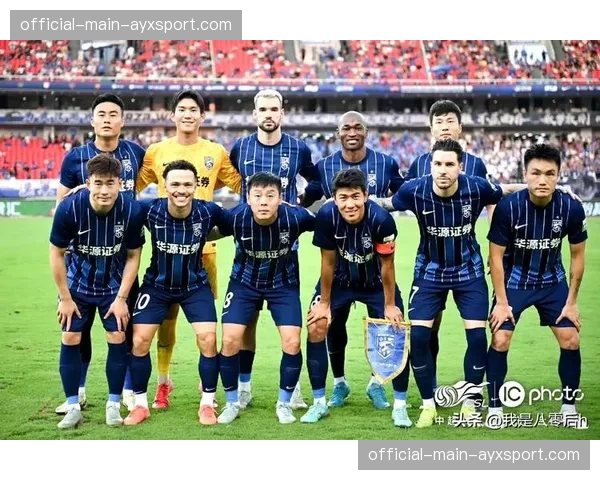 武汉三镇主场一球小胜青岛西海岸,终结四轮不胜 武汉三镇主场一球小胜青岛西海岸,终结四轮不胜